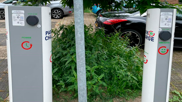 gemeente-leiderdorp-parkncharge-power-en-smooth-stickers